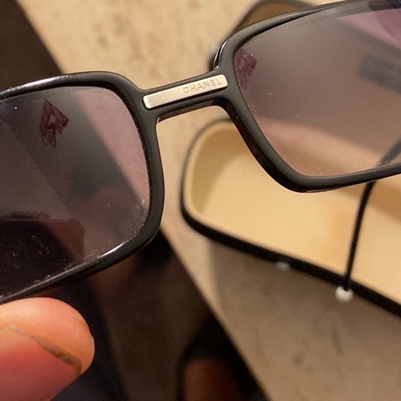 Chanel sunglasses - Picture 4 of 7